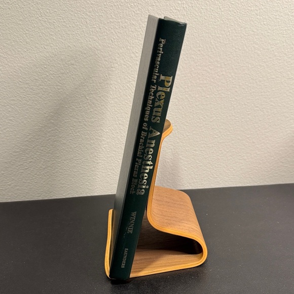 Medical Text Book - Picture 4 of 8